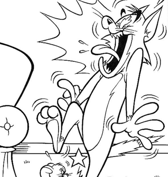Myszka Jerry walczy z kotem Tomem - kolorowanka do druku